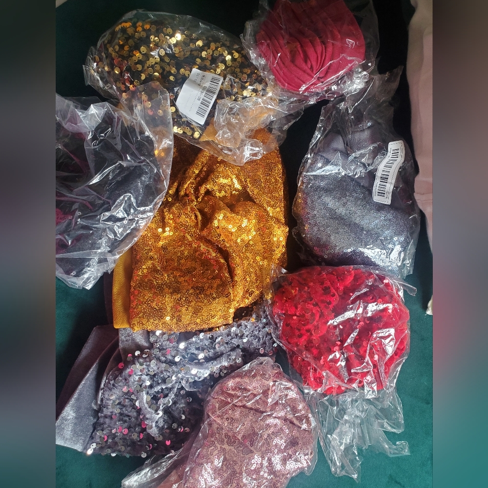 9 Headwear caps/hat/ chemo beanies